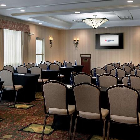 Hilton Garden Inn Ривърхед Екстериор снимка