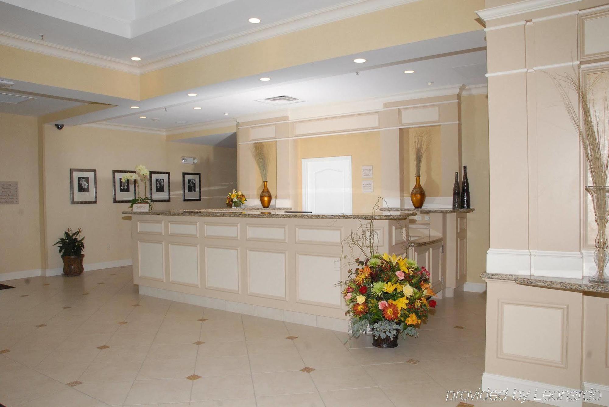 Hilton Garden Inn Ривърхед Екстериор снимка